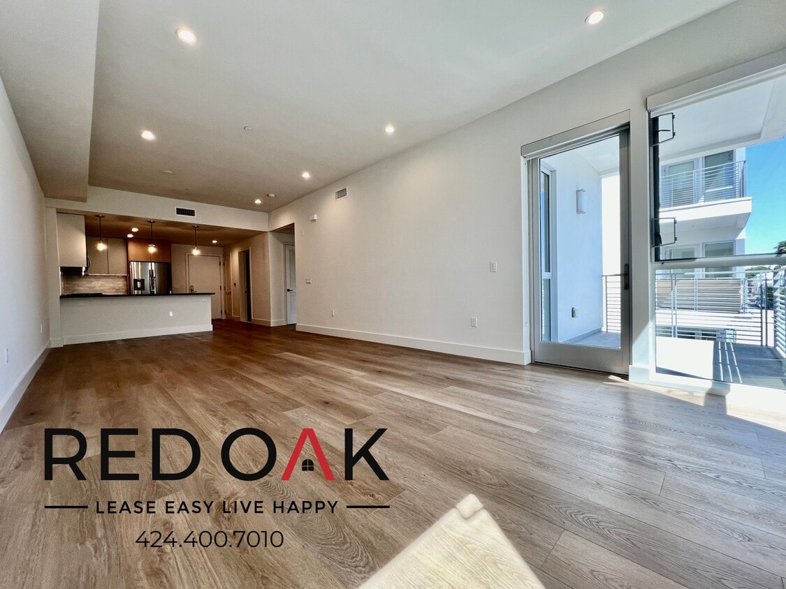 Foto principal - 1001 N Fairfax Ave