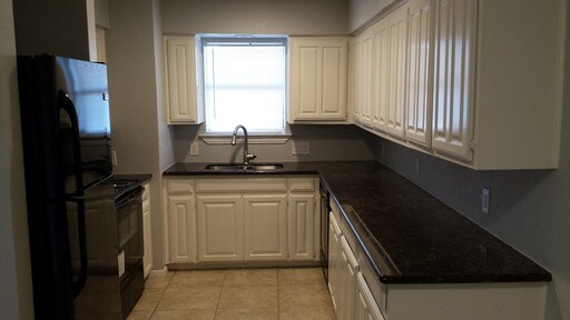 Building Photo - 6616 Berke Pl