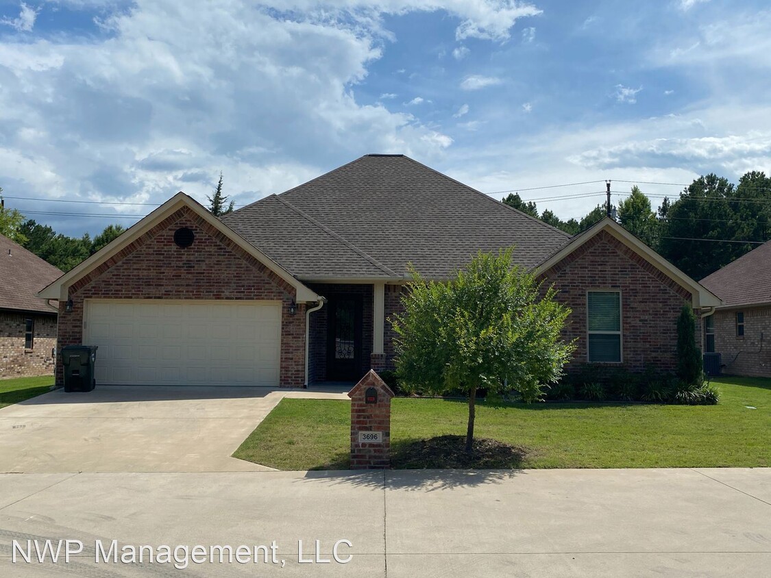 Primary Photo - 4 br, 2 bath House - 3696 Old Omen Rd.