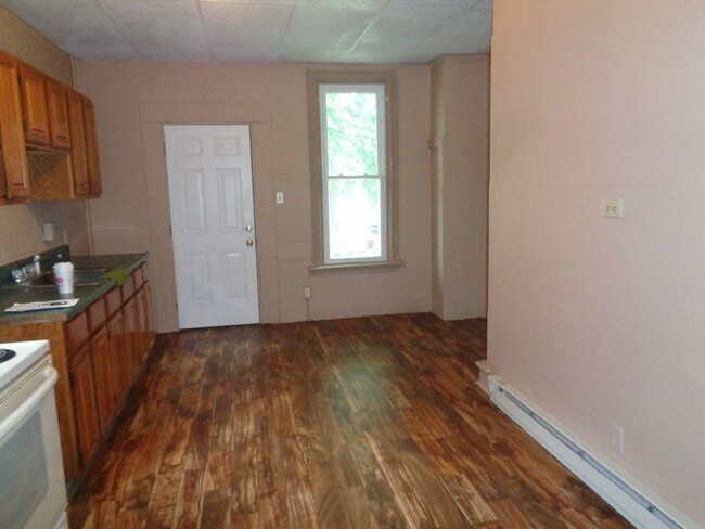 Building Photo - 624 Camp St