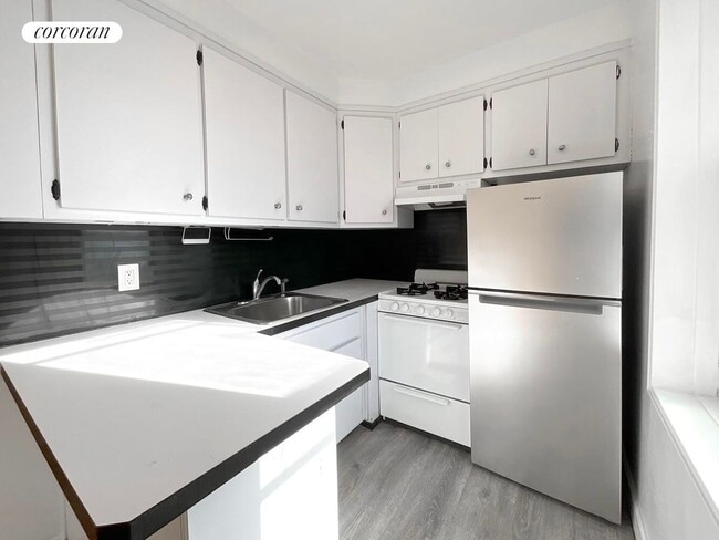 Foto del edificio - 8646 Fort Hamilton Pkwy