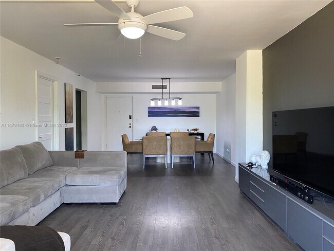Foto del edificio - 290 174th St St