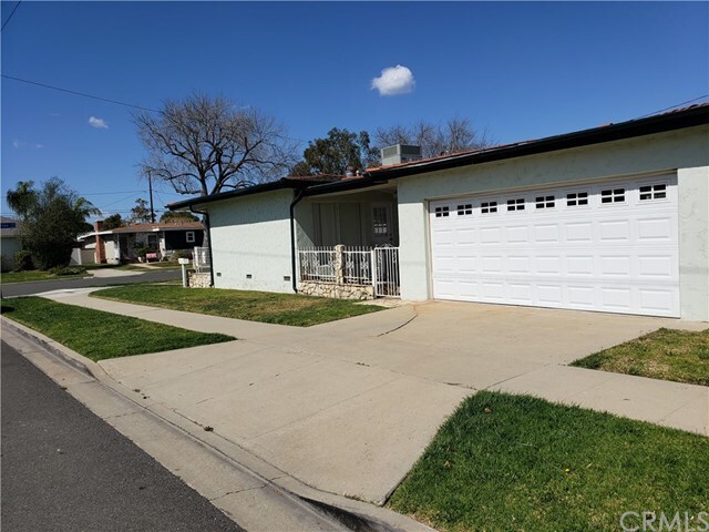 Building Photo - 2334 Carfax Ave