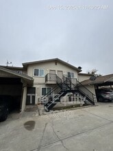 Building Photo - 809 Monarch Cir