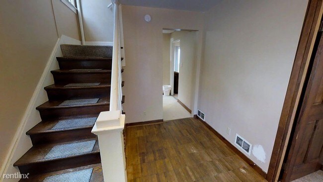 Building Photo - 5 br, 2 bath House - 811 Sylvan Ave Entire...