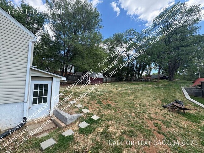 Foto del edificio - 4327 Lela Ave NE