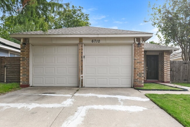Building Photo - 6710 Silver Sage Dr