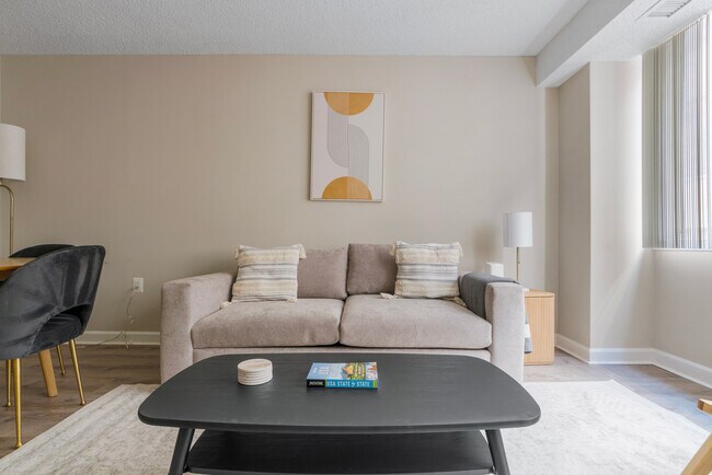 Foto del edificio - 2140 L St NW