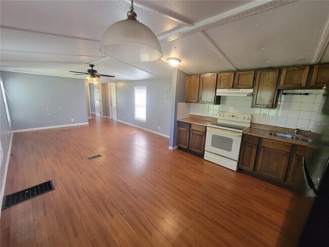 Building Photo - 40539 Enterprise Rd