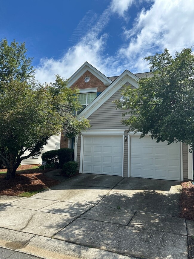 Building Photo - 8829 Ormeau Dr