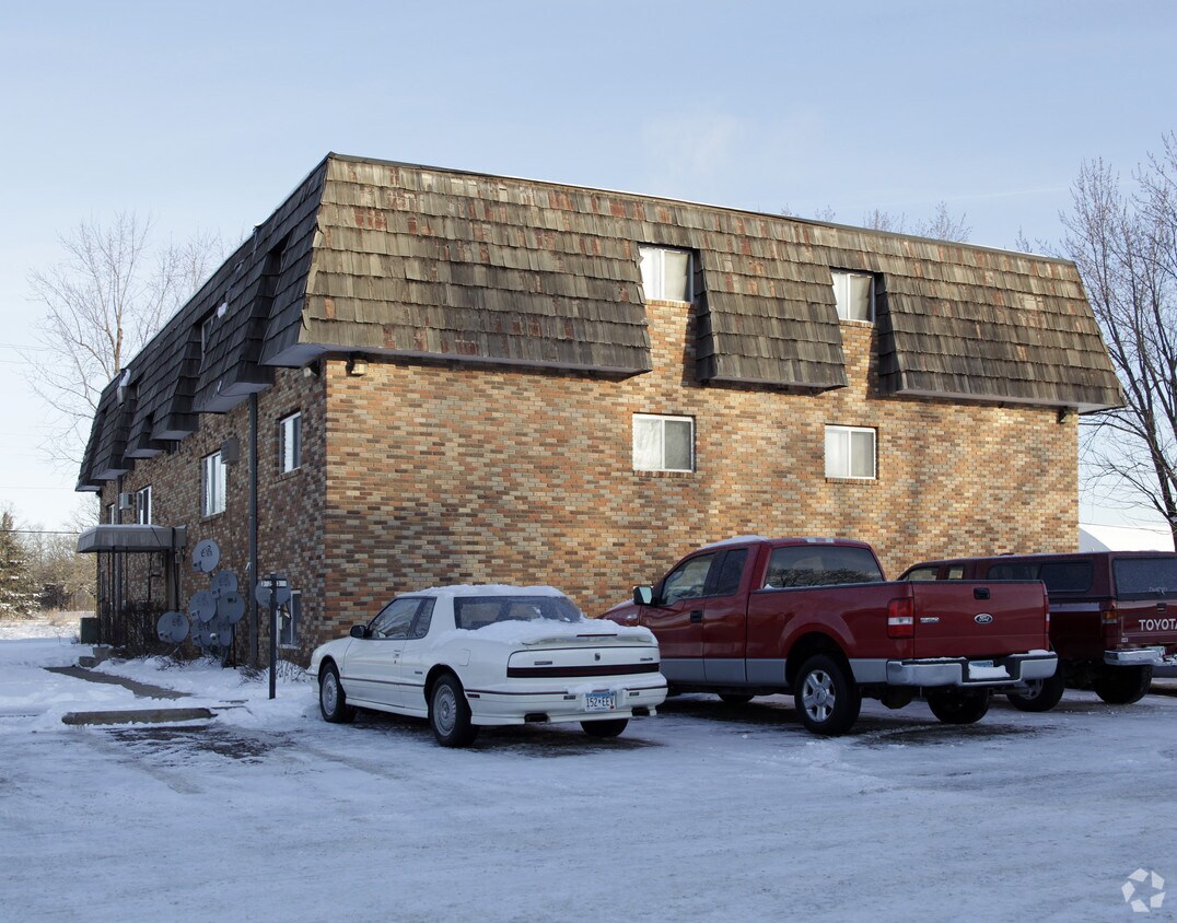Building Photo - 305 Birch St