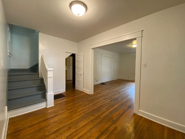 Foto del edificio - Available August 20th, 2026!