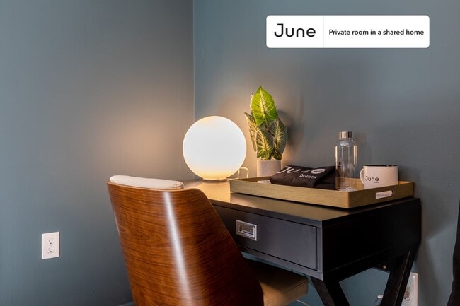 Building Photo - Room in Shared 6 bed/4 bath home