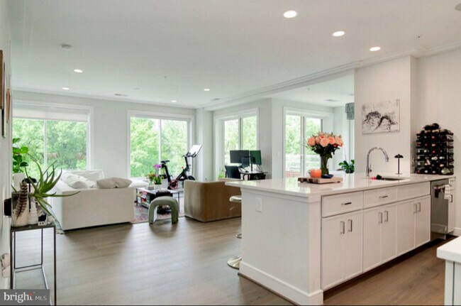 Foto del edificio - 625 Slaters Ln