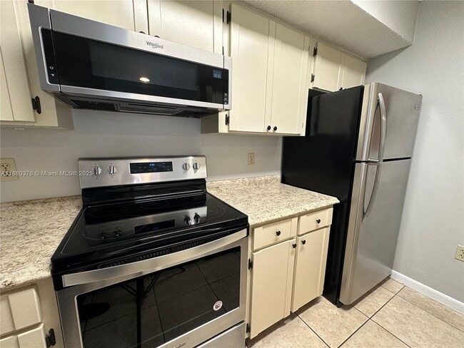 Building Photo - 10500 SW 155th Ct