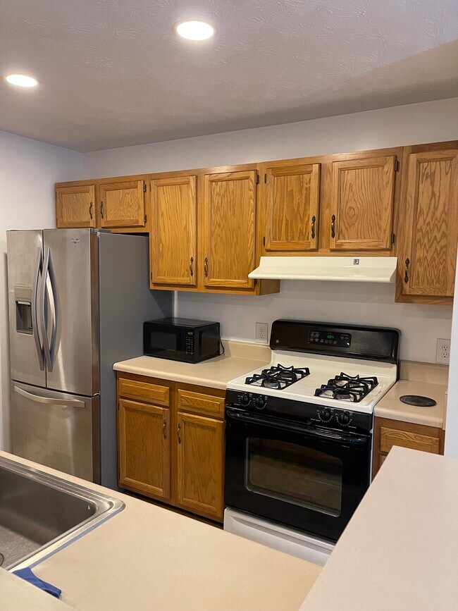 Building Photo - 1801 Snow Meadow Ln