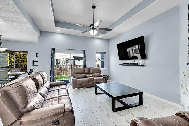 Foto del edificio - 6829 Juniper Ct