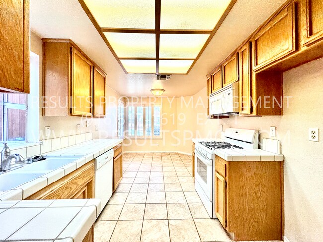Foto del edificio - Charming 3-Bedroom Home in Prime Location