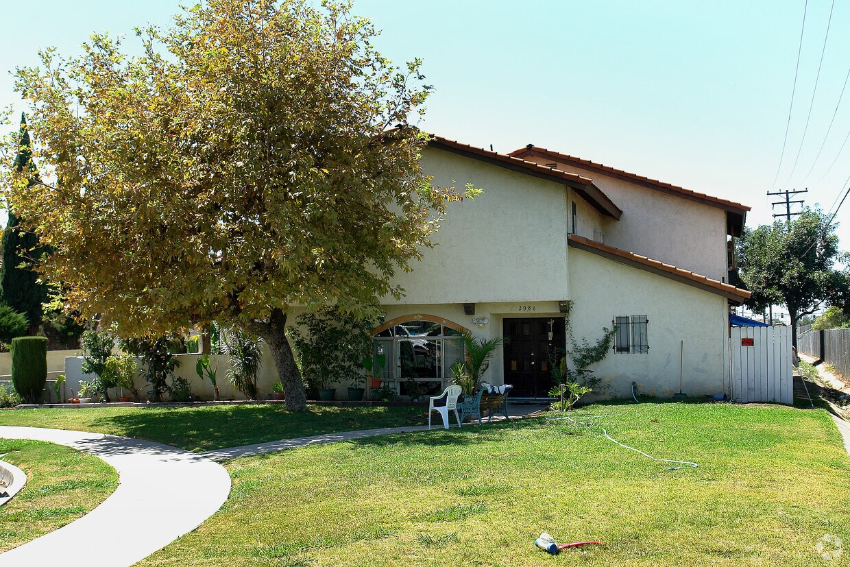 Foto del edificio - 2086 N Highland St