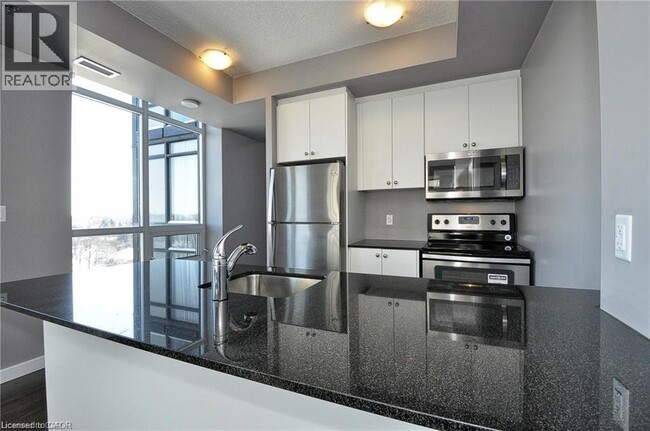 Building Photo - 150 Water St N