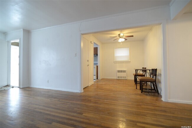 Building Photo - 201-15 42nd Ave