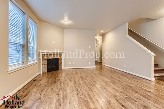 Building Photo - 3119 NE Weeping Willow Way