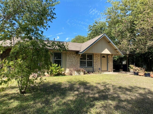 Building Photo - 3206 Locke Ln