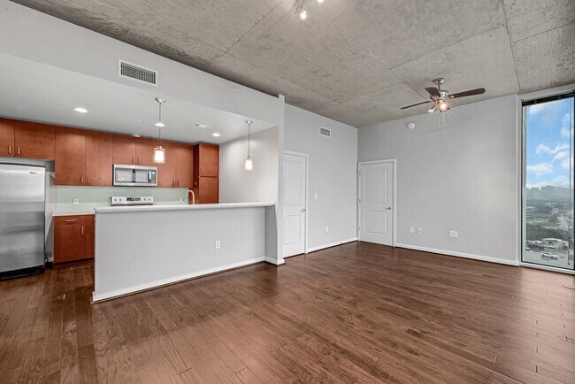 Foto del edificio - 5925 Almeda Rd