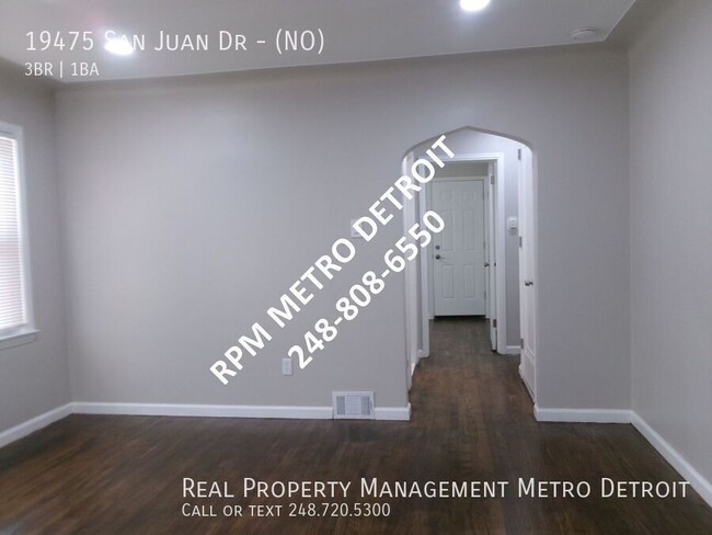 Foto del edificio - MOVE IN READY 3 BEDROOM BUNGALOW in DETROIT