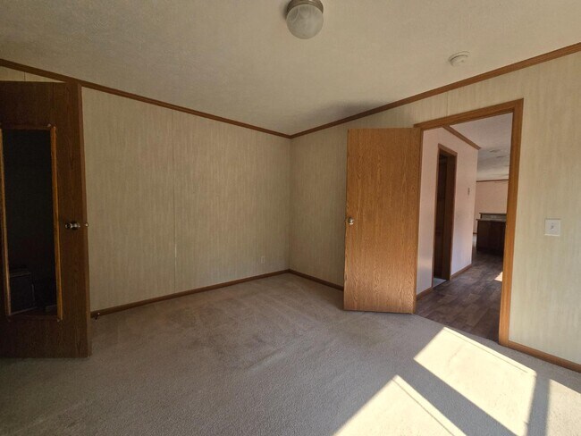 Building Photo - 620 Sinclair Ln