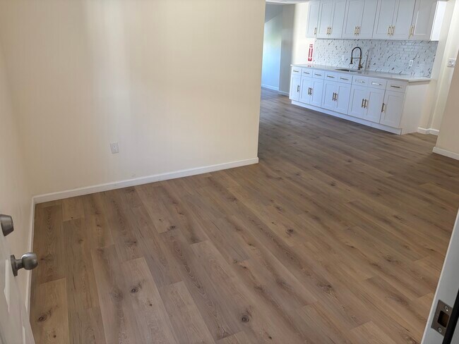Foto del edificio - 585 McChesney St