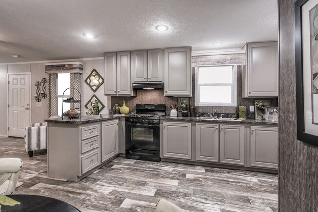Building Photo - 5504 Blindmans Cove