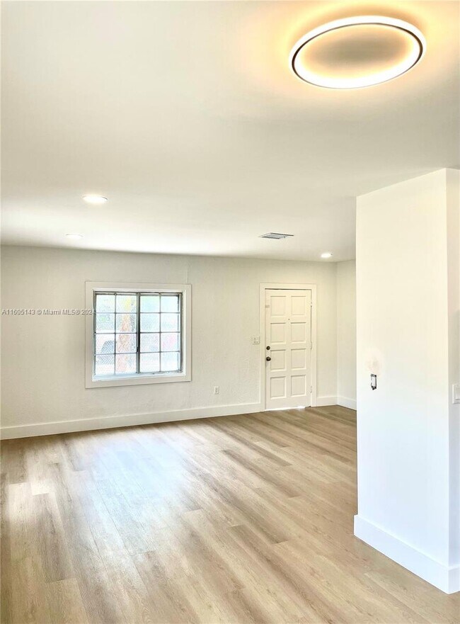 Foto del edificio - 12260 NW 8th Ave