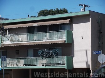 Building Photo - 13505 Burbank Blvd