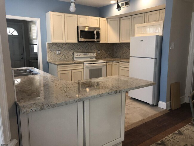 Foto del edificio - 18 N Rosborough Ave