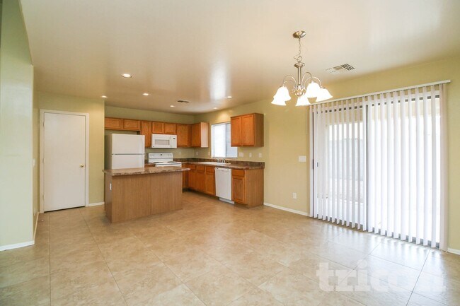 Building Photo - 8006 W Pima St