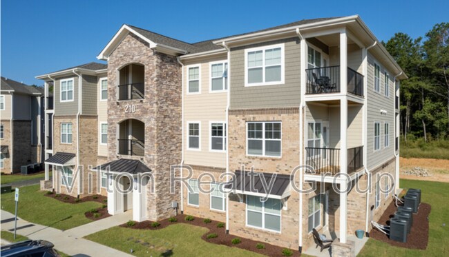 Foto del edificio - 210 Grove Cir