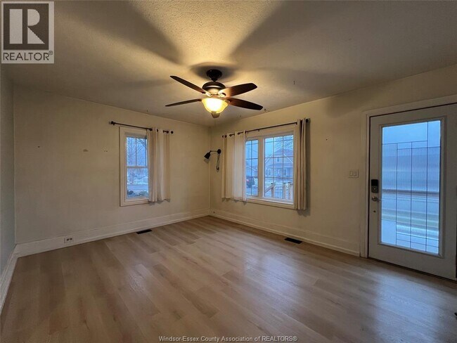 Photo du bâtiment - 41 Alexandra Ave