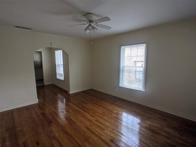 Foto del edificio - 3421 Westminster Ave