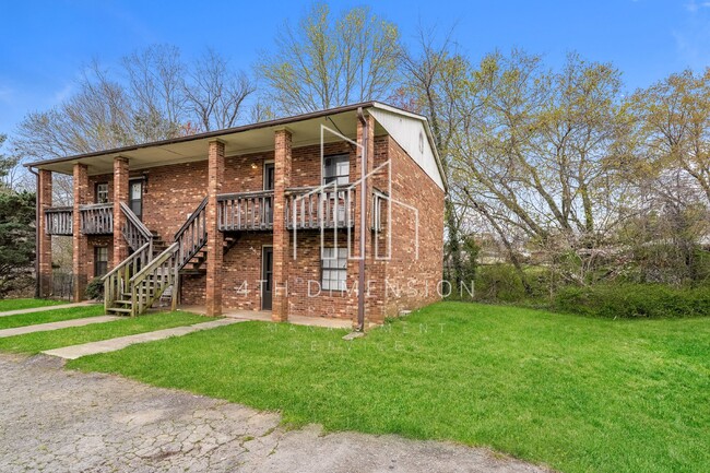 Building Photo - "Charming 1-Bedroom Gem at 3970 Bradford C...