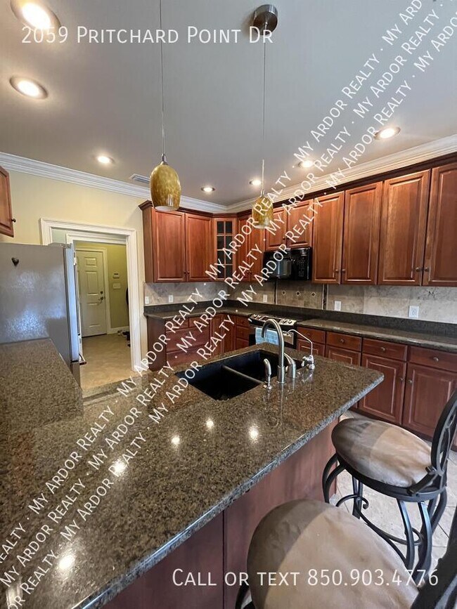 Foto del edificio - 2059 Pritchard Point Dr
