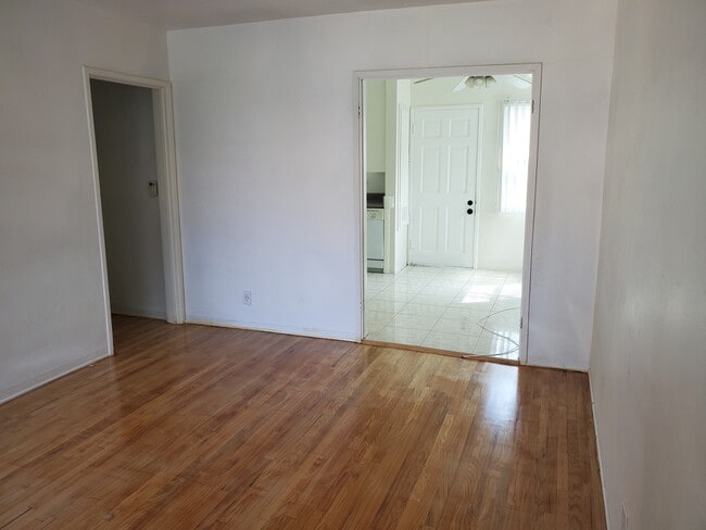 Building Photo - 11740 Missouri Ave