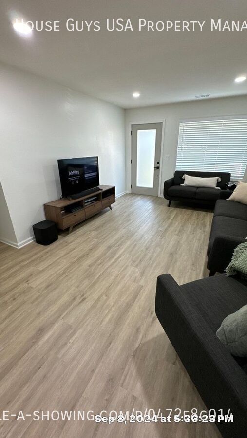 Foto del edificio - 505 NW Holly Ln