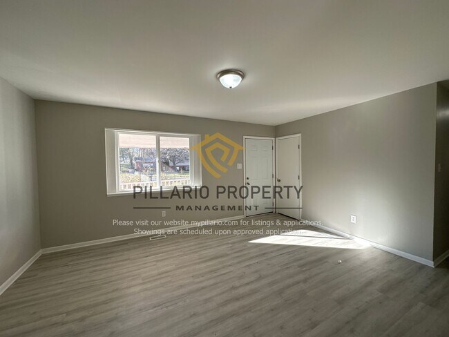 Building Photo - MOVE IN SPECIAL!! Newly Renovated, 3 Bedro...