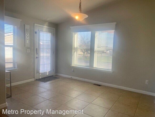Foto del edificio - 4 br, 2.5 bath House - 13990 Murphy Ave