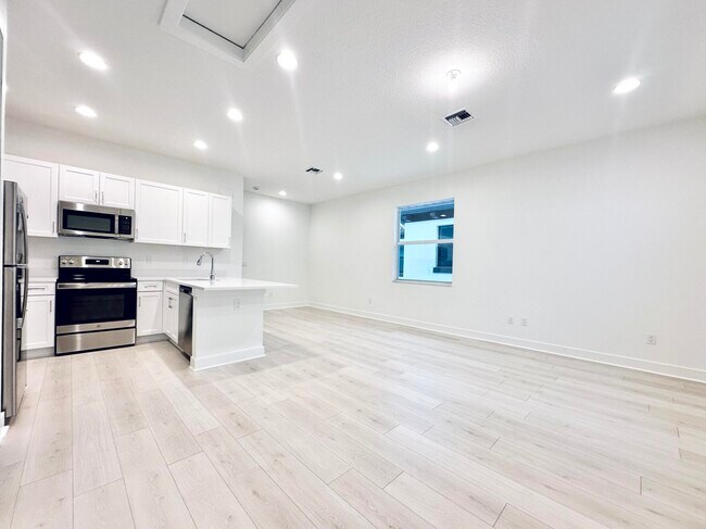 Foto del edificio - 13124 Alton Rd