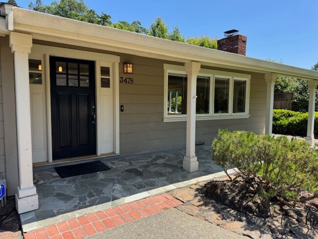 Building Photo - Beautiful updated single level Lafayette h...