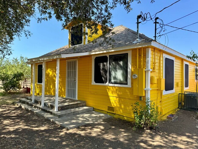 Foto del edificio - Charming Country Retreat Surrounded by Orc...