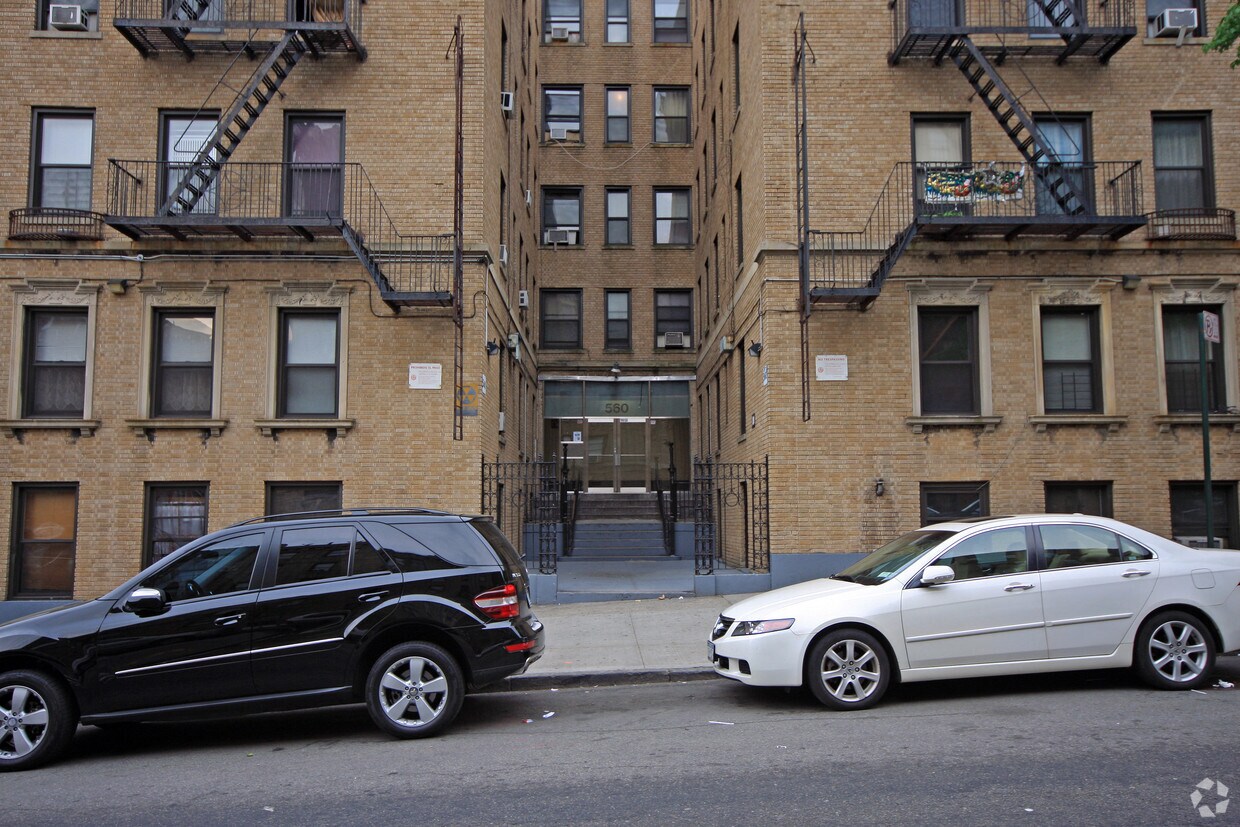 560 Isham ¡St - 560 Isham St