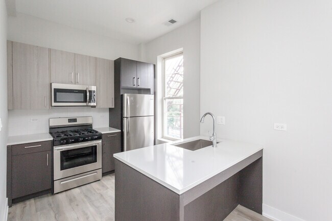 Foto del edificio - 818 W 18th St